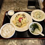 川府人家 - 牛肉と玉子の香味炒め950円