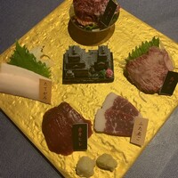 馬刺しと焼き鳥 グルマン三年坂 - 