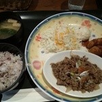 アンジェロカフェ - （2013/1月）訪問日の日替わりランチ、牛皿定食