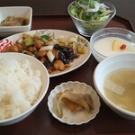 中国名菜 華林 - 鶏肉の甘辛山椒炒め