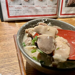 博多BARU中村屋 - 名物もつ煮込み　616円