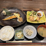 旬・菜・魚・かおる家 - 鯖焼き定食（税込み８８０円）と鶏唐（３３０円）