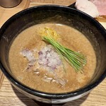 麺屋 周郷 - 結構濃厚なドロ系