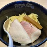 RAMEN RS 改 - 麺と具材のアップ