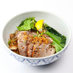Soup-free Thai-style Aburasoba (Oiled Ramen Noodles) topped with grilled pork Kuitti Ochenmuden