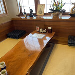 炭火焼うなぎ 東山物産 - 店内