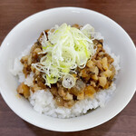 中華そば うお青 - 肉かす小丼