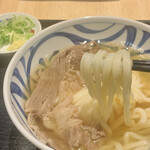 Sanuki udon mugifuku - 黄金のお出汁。ちゅるりんとした麺。少し柔らかさとコシも兼ね備えてます