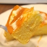 星乃珈琲店 - スフレパンケーキダブル（680円）めっちゃふわふわ。生地のやさしい甘みとメイプルシロップの濃厚な甘みとバターの塩加減が絶妙でした♪