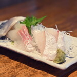 吉池食堂 - お刺身3点盛り@税込900円：サバ、カンパチ、真鯛(本日の白身魚)