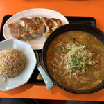 珍来 - みそラーメンセット！