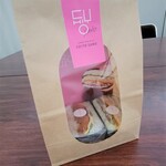 Chiyo Sando - 包装のシールもピンク。