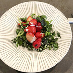 la buche - 4皿目 薪焼きクレソン 苺 シェーブルのサラダ