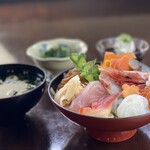 Oyadogohan Tsudaya - つだやの海鮮丼セット
