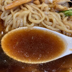 Shintenchi - 醤油系のコクあるスープ