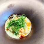 La Brianza - 大黒神島の牡蠣ココナッツソースピカンテオイルフェンネル。牡蠣がふっくら美味しかったのに加えて、ココナッツソースにピリ辛ピカンテオイルがいい感じだったな〜(^^) ソーススプーンすくったりパン浸したり♪