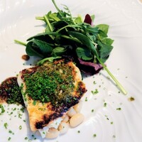 La Brianza - 千葉県産天然平目炭火焼きサルサヴェルデソースシブレット。お魚がふっくらしっとり美味しいのに加えて、サルサヴェルデソースが良く合って美味しかったな〜(๑´ڡ`๑)