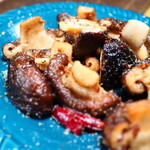 Craft & Bistro bar ichika - 小粒椎茸のペペロン炒め