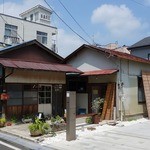 日和cafe - 築40年の古民家なので一見するとカフェには見えない外観