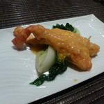 Suiren - かにの天ぷらアヒルの塩漬け卵ソースと中華白菜