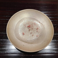 よし澤 - 桜の花弁を散らせた日本酒