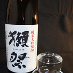 Satsuma Didori - 獺祭の純米大吟醸。関東圏でも人気を博す、軽やかな味わいの一杯です。