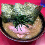 家系総本山 ラーメン 吉村家 - ラーメン　６４０円