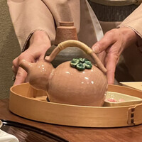 よし澤 - 日本酒が入った瓢箪型の徳利