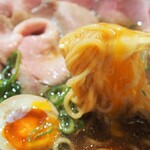 中華そば 丸岡商店 - 中華そば 肉増し（生卵＆麺）