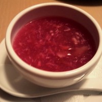 礼華　青鸞居 - フカヒレ入りビーツのスープ