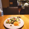 三宅料理店 - 人気の赤スパークリングワインと前菜( ﾟДﾟ)ｳﾏｰ