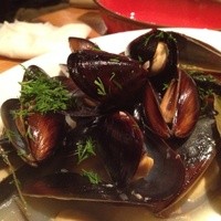 シャンパン食堂 - ムール貝シャンパン蒸し