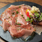 Assorted Prosciutto 980 yen (tax included)