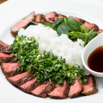 Banquet Steak salad 2,380 yen (tax included)