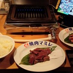 Niigata Atsugiri Niku Yakiniku Mamire Niigata Benten Honten - ご飯（中）、牛ハツ、牛あご肉