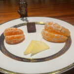 Bar Tetu - 右側の柑橘、にじゅうまるおいしかったなぁ