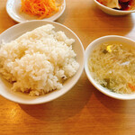 栄児 家庭料理 本郷店 - ご飯・スープ（青椒肉絲セット)