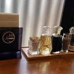 Soba.匠 - 調味料入れの容器もお洒落です。