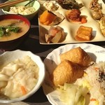 高原の風 - 母の写真に見つめられながら（笑）
腹一杯食べますよ♪