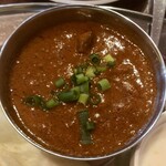 GAJUR - ランチ「2種盛りカレーセット」(1100円税込)のカレー