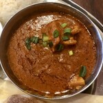 GAJUR - ランチ「2種盛りカレーセット」(1100円税込)のカレー