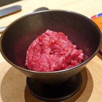 銀座 ちかみつ 六丁目 - 純血但馬近江牛の肩サンカクのユッケ