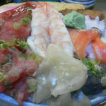 芳すし - 201302　すし芳　大盛ちらし（650円）　拡大！