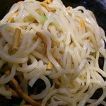 ほうきぼし+ - うどんのような白く瑞々しい麵！