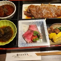 極上松阪牛 牛追道中 - 特選焼肉弁当