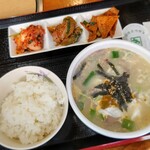 吉祥 - 餃子スープ（マンドゥクク）定食