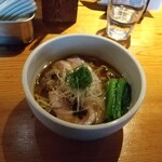 麺処 図鑑 - 3種の地鶏重ね中華そば（醤油）