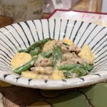 トリワイン ＰＩＫＯＳＨＨＨＵ - 豆と自家製ソーセージミンチのゴルゴンゾーラソースニョッキ