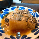 初島 - 海鮮丼・焼魚、1,200円。