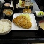 成蔵 - 霧降高原豚特ロースかつ定食(¥2000)